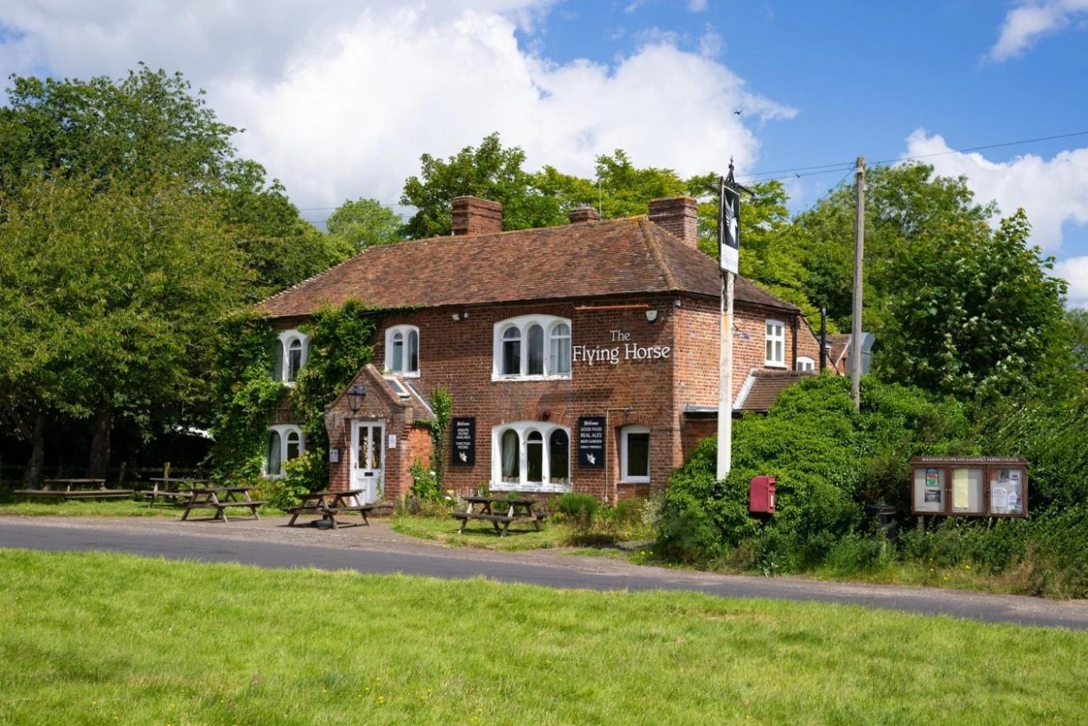 The Flying Horse Inn Boughton Aulph Exterior foto